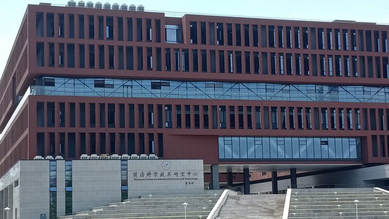 小型继电器尺寸解析：欧姆龙继电器尺寸如何选择**